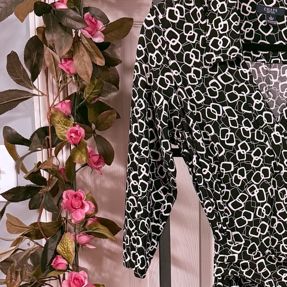 Chaps V-neck wrap 3/4 sleeves tie waist abstract geometric print Dress - Picture 9 of 15